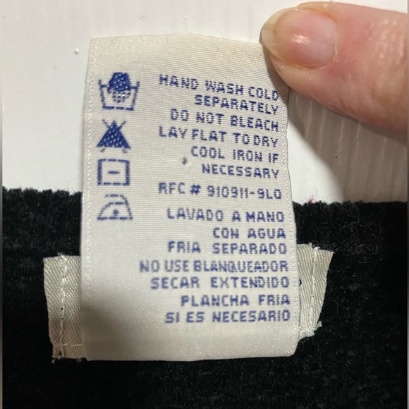 White Stag women’s sweater with bold Aztec design. Size 16/18 XL. - Picture 6 of 6